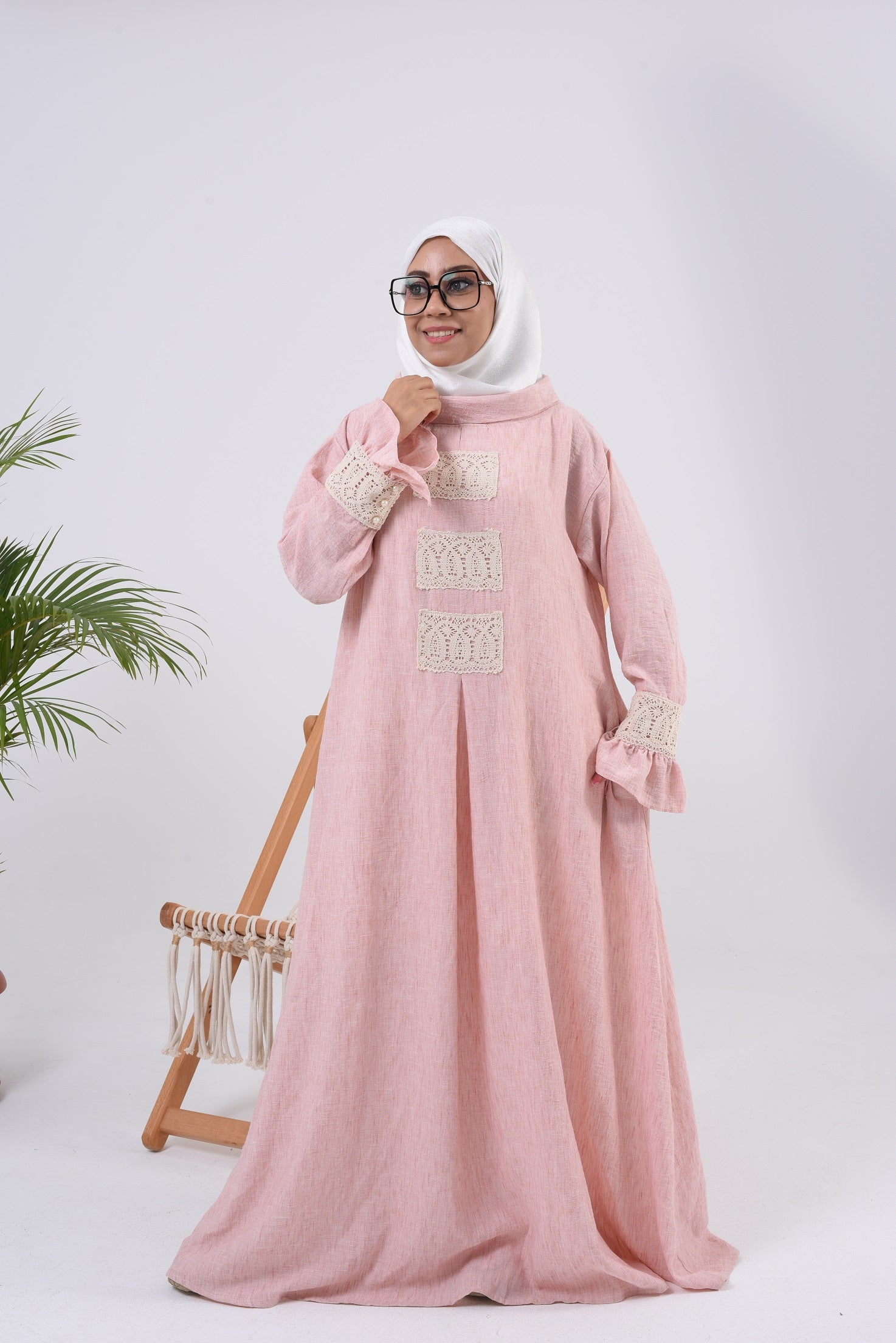 Linen Abaya with Elegant Lace_  عباية كتان بدانتيل أنيق