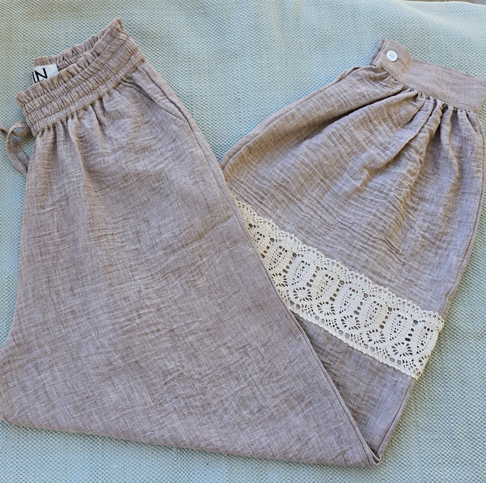Lace Detail Casual Pants – Washed Linen.بنطلون دانتيل كاجوال - كتان مغسول