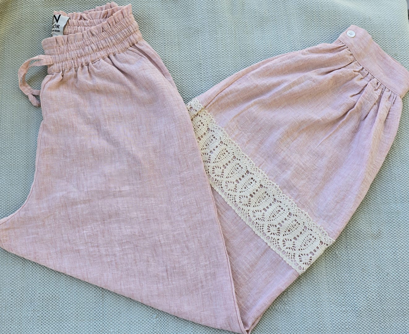 Lace Detail Casual Pants – Washed Linen.بنطلون دانتيل كاجوال - كتان مغسول