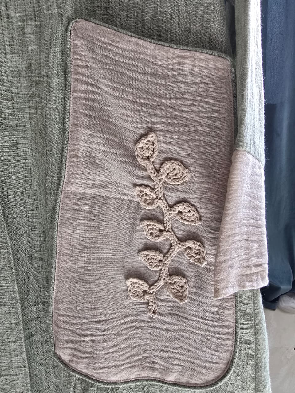 Classic Abaya with hand made details