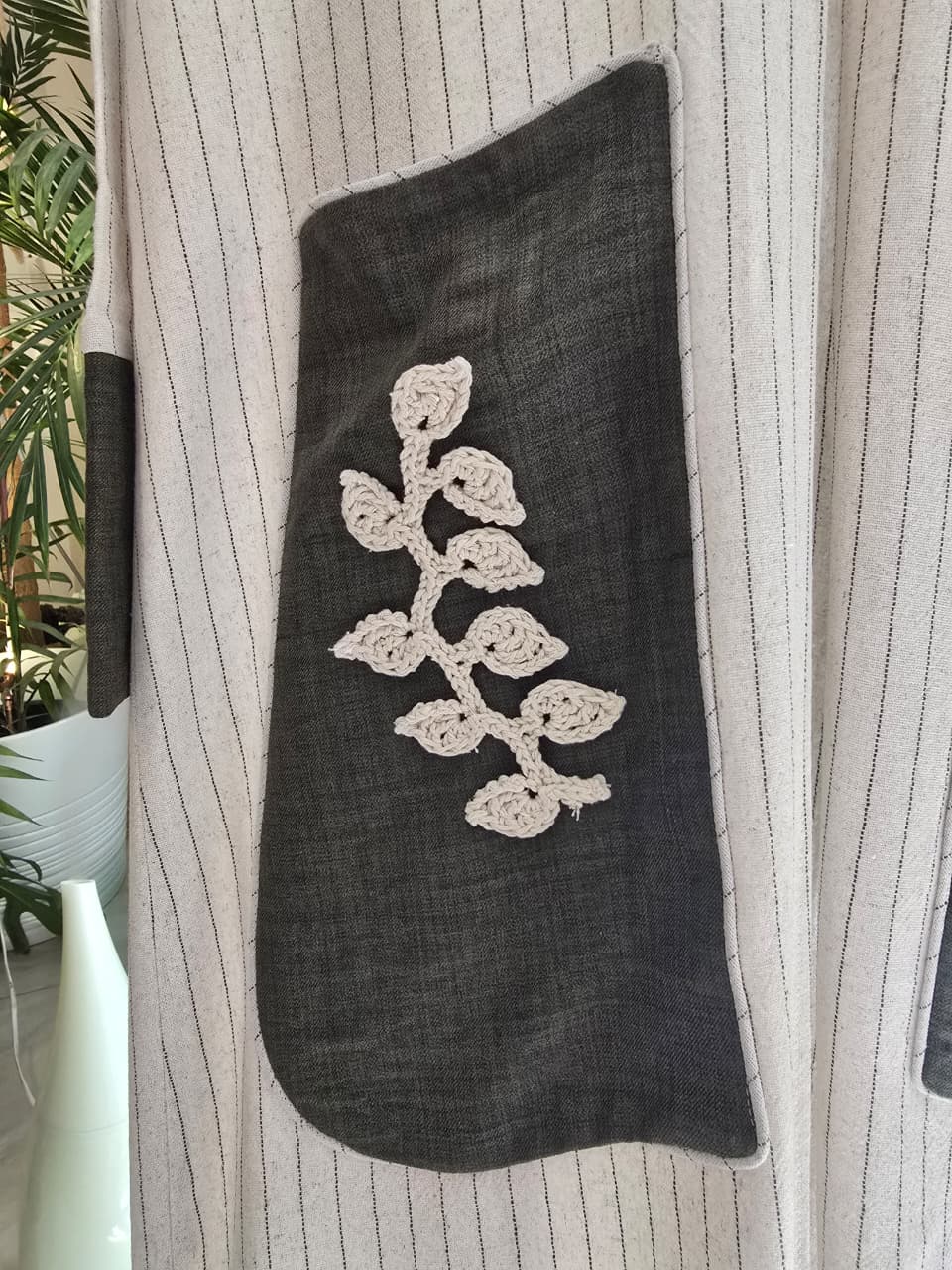 Classic Abaya with hand made details