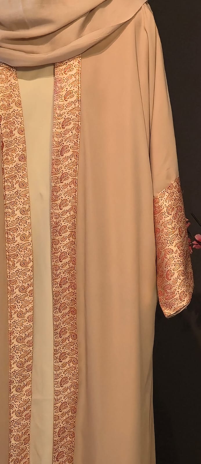 قفطان فاخر بلمسة البروكار Premium TR & Brocade Open-Front Kaftan